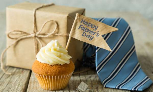 Father's Day present and cupcake