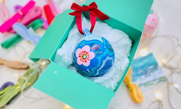Bauble painting with Georgia Morgan Art