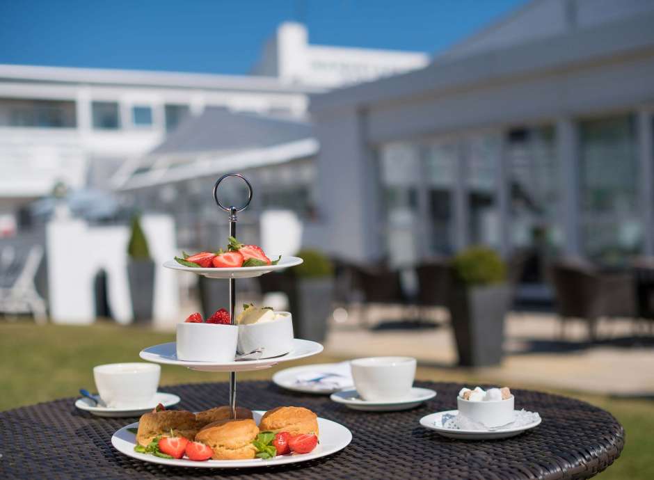 Barnstaple Hotel Dining Cream Tea Outdoors