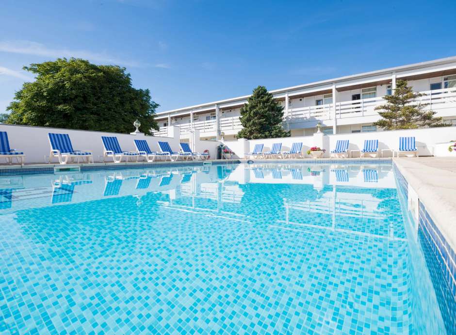 Barnstaple Hotel Outdoor Pool and Loungers