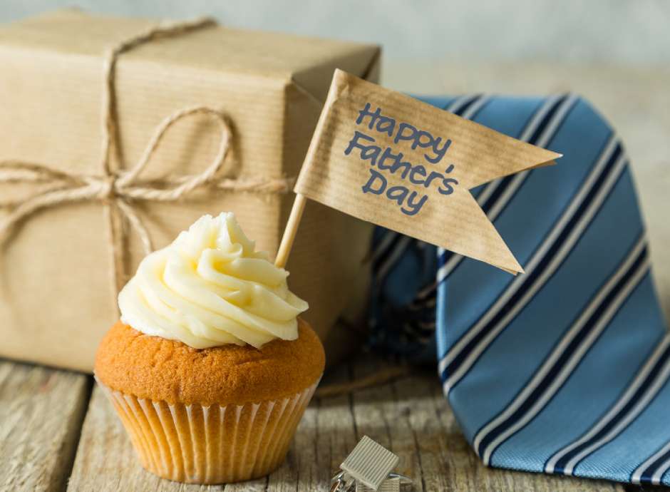 Father's Day present and cupcake