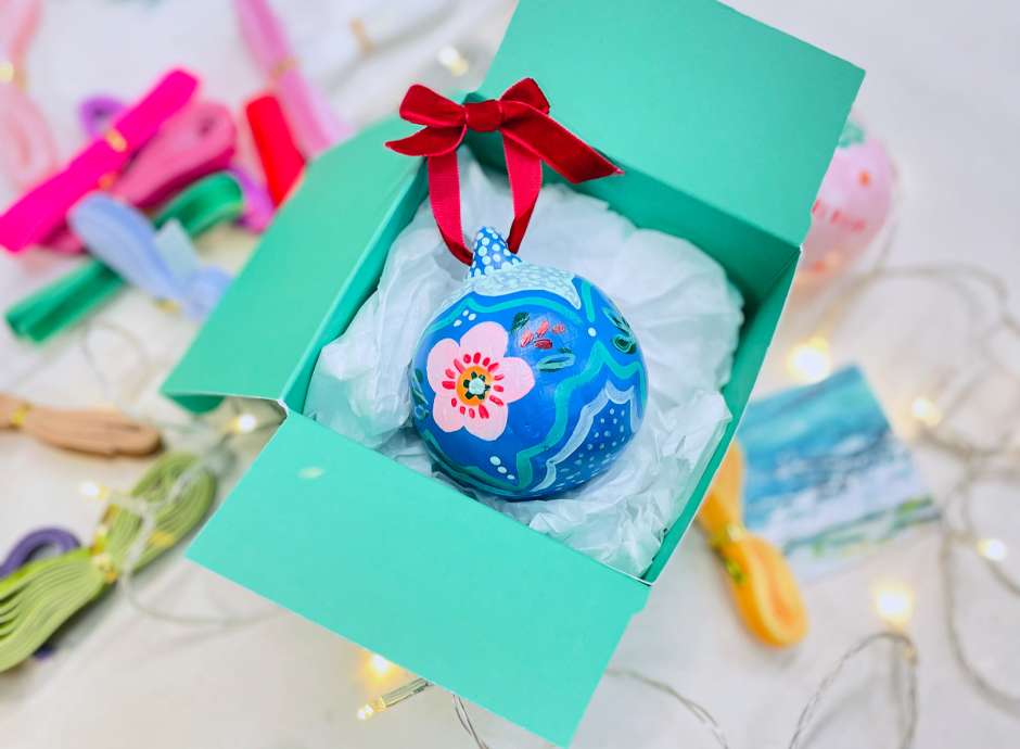 Bauble painting with Georgia Morgan Art