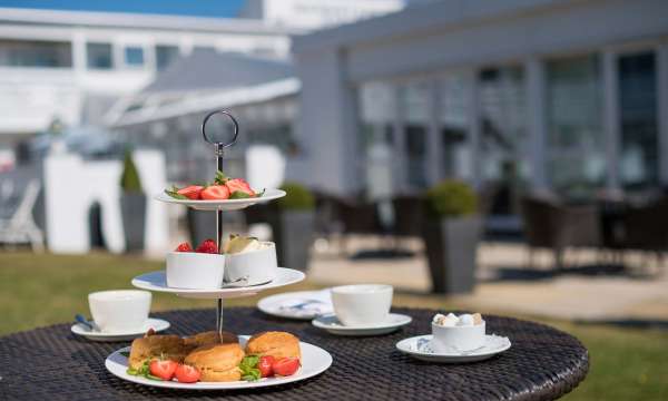 Barnstaple Hotel Dining Cream Tea Outdoors